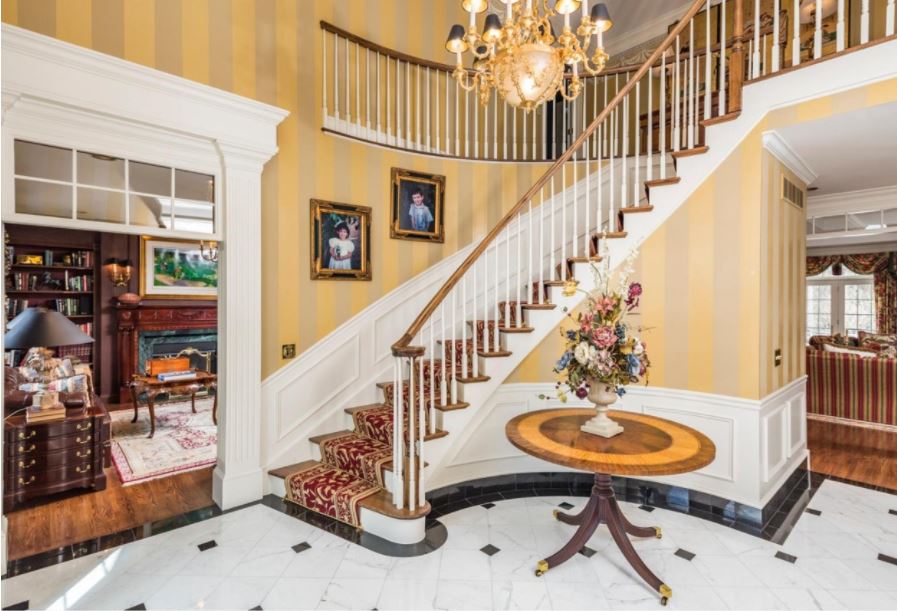 Foyer before redesign